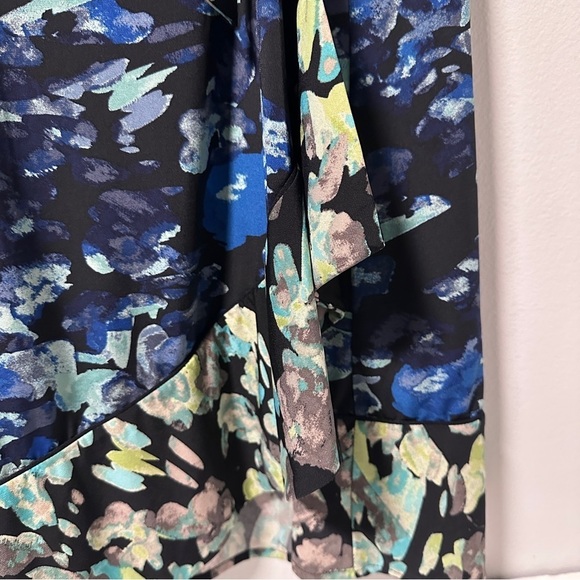 BCBGmaxazria Adele Navy Blue Floral Multicolor Wrap Dress Deep V-Neck Size Small - Picture 11 of 15